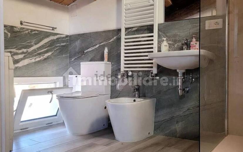 Quadrilocale via Emilia Santo Stefano, Centro Storico, Reggio Emilia — foto 30 di 35