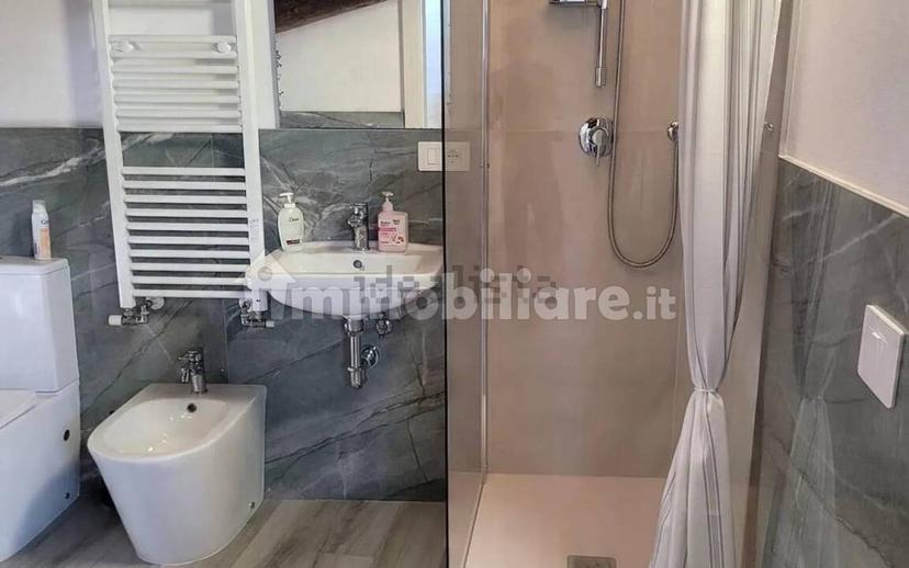 Quadrilocale via Emilia Santo Stefano, Centro Storico, Reggio Emilia — foto 19 di 35