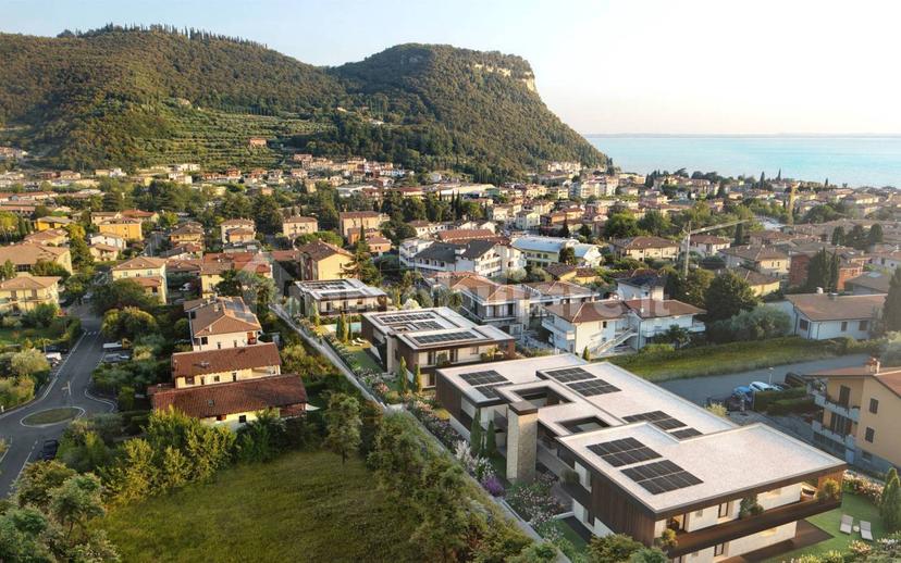 Trilocale via Monte Baldo, Garda — foto 2 di 15
