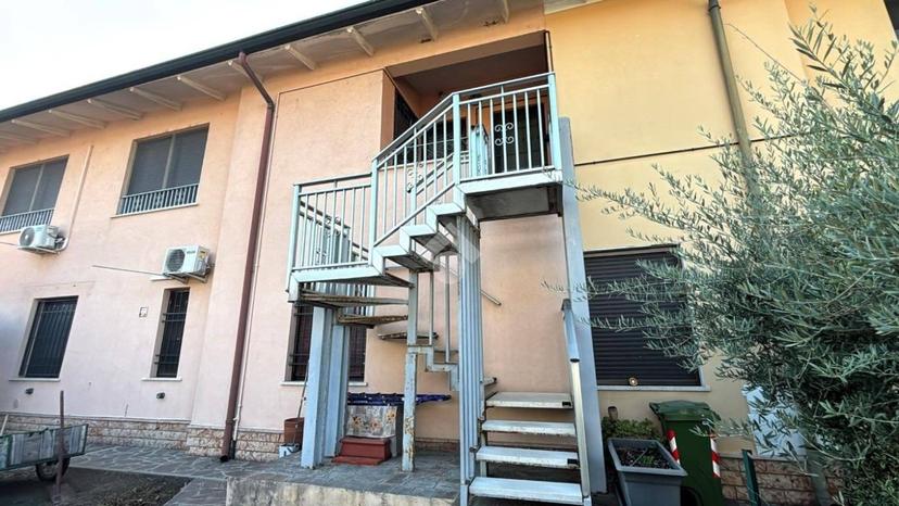 Quadrilocale via Copernico 1, Centro, Roncoferraro — foto 3 di 16
