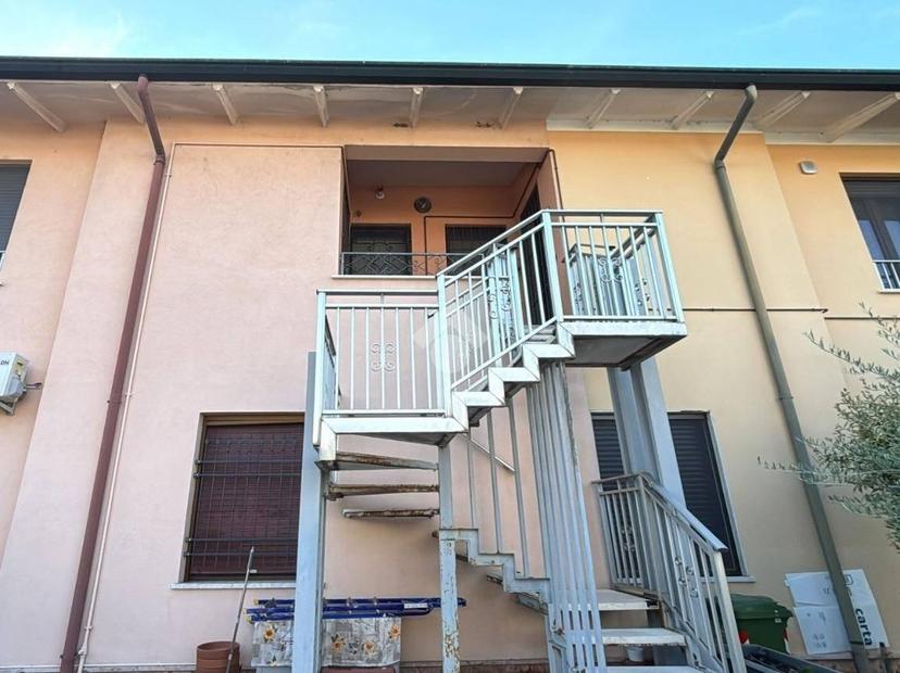 Quadrilocale via Copernico 1, Centro, Roncoferraro — foto 10 di 16