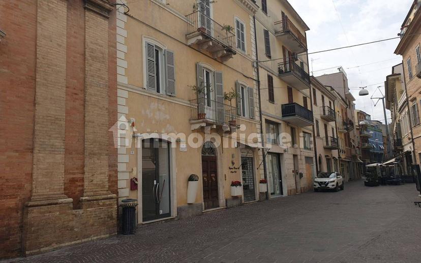 Appartamento via 20 Settembre 96, Centro, San Benedetto del Tronto — foto 2 di 13