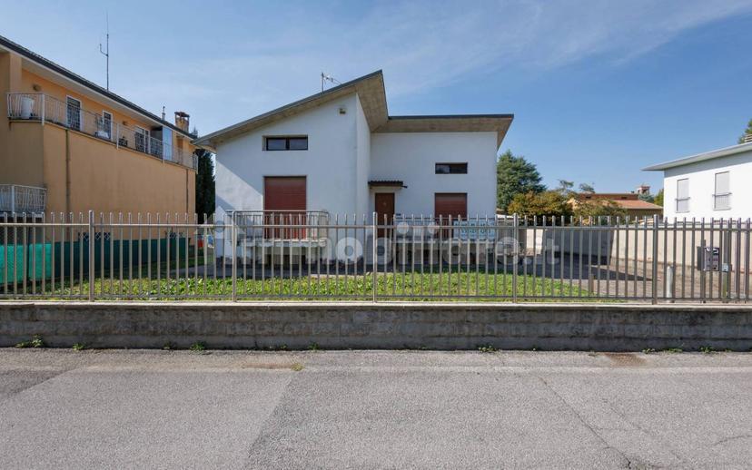 Villa unifamiliare via Francesco Petrarca 2, Centro, Cornate d'Adda — foto 18 di 33