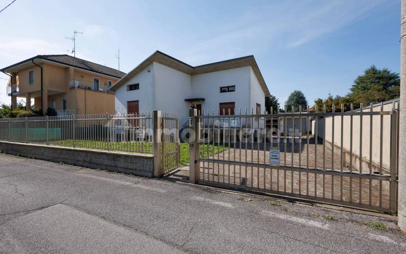 Villa unifamiliare via Francesco Petrarca 2, Centro, Cornate d'Adda — foto 13 di 33