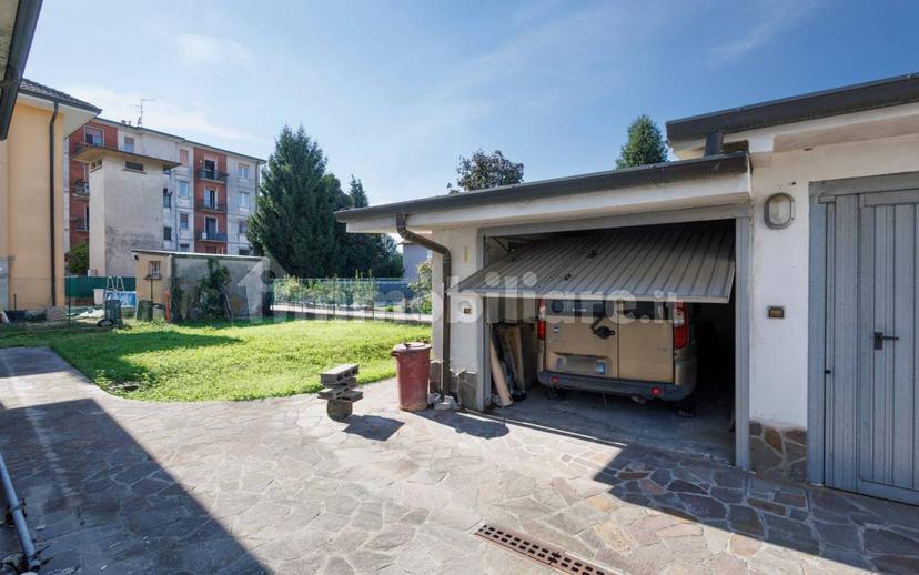 Villa unifamiliare via Francesco Petrarca 2, Centro, Cornate d'Adda — foto 10 di 33