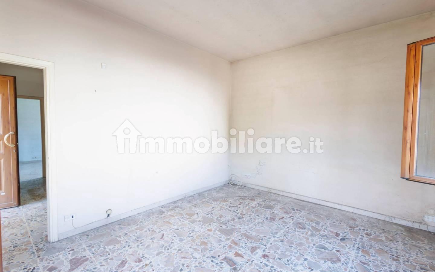 Villa unifamiliare via Francesco Petrarca 2, Centro, Cornate d'Adda