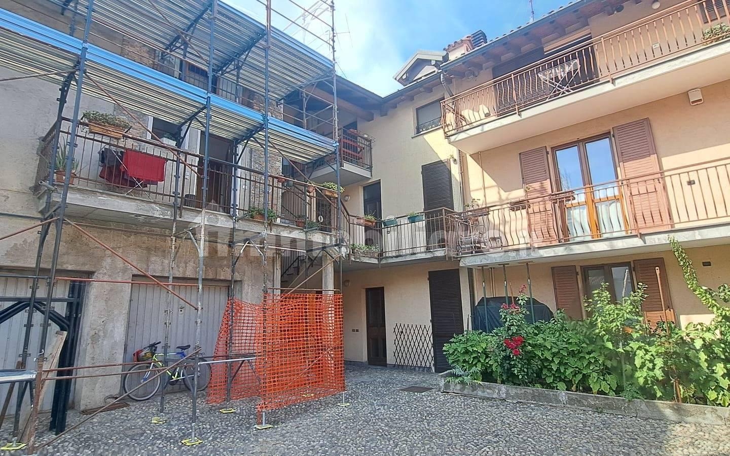 Bilocale via Francesco Daverio 22, Casbeno, Varese