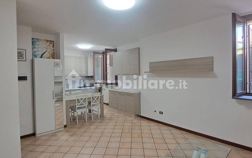 Bilocale via Francesco Daverio 22, Casbeno, Varese — foto 4 di 16