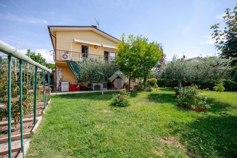 Villa bifamiliare Villaggio Bellavista 14, Centro, Bardolino — foto 24 di 26
