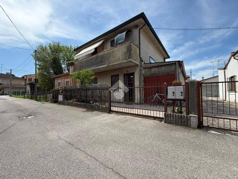 Villa bifamiliare via Bruno Buozzi 103, Commenda, San Bortolo, Rovigo — foto 30 di 38