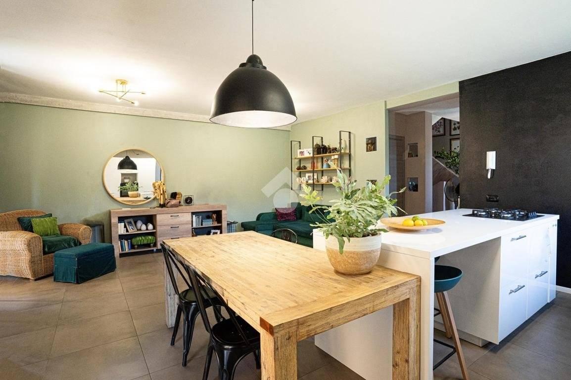 Villa bifamiliare via Trento, Centro, Scandiano