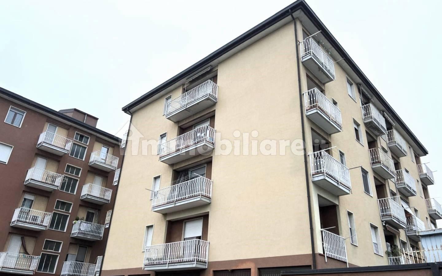 Trilocale via San Giuseppe, Vighizzolo, Cascina Varenna, Cantù