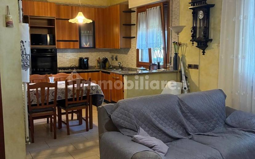 Trilocale via Larga 23, San Vitale - Roveri, Bologna
