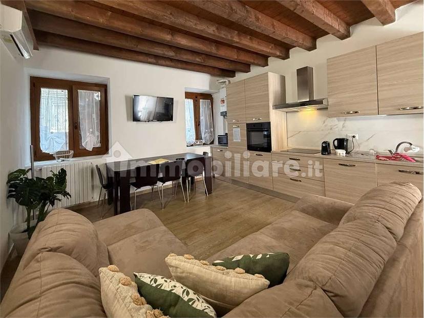 Trilocale via Antonio Gramsci, 3, Centro, Padenghe sul Garda — foto 18 di 18