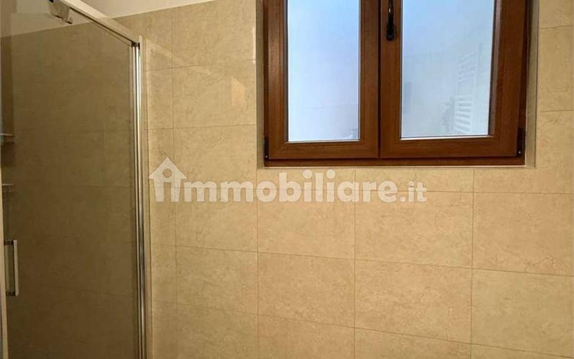 Trilocale via Antonio Gramsci, 3, Centro, Padenghe sul Garda — foto 17 di 18
