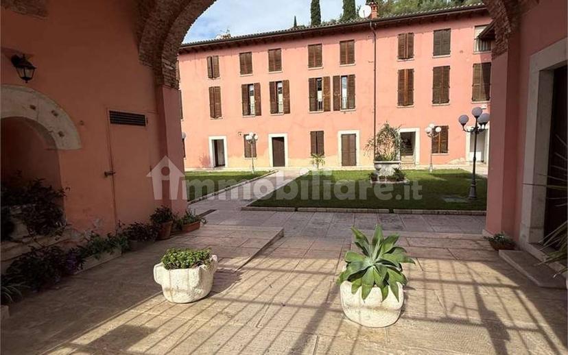 Trilocale via Antonio Gramsci, 3, Centro, Padenghe sul Garda — foto 2 di 18