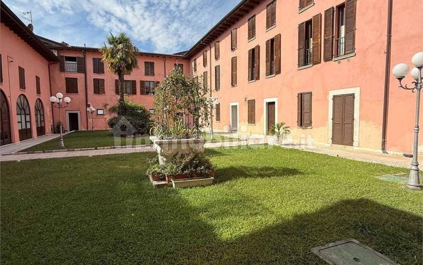 Trilocale via Antonio Gramsci, 3, Centro, Padenghe sul Garda — foto 9 di 18