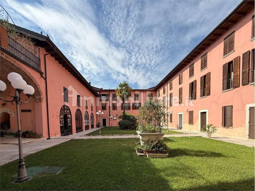 Trilocale via Antonio Gramsci, 3, Centro, Padenghe sul Garda — foto 8 di 18