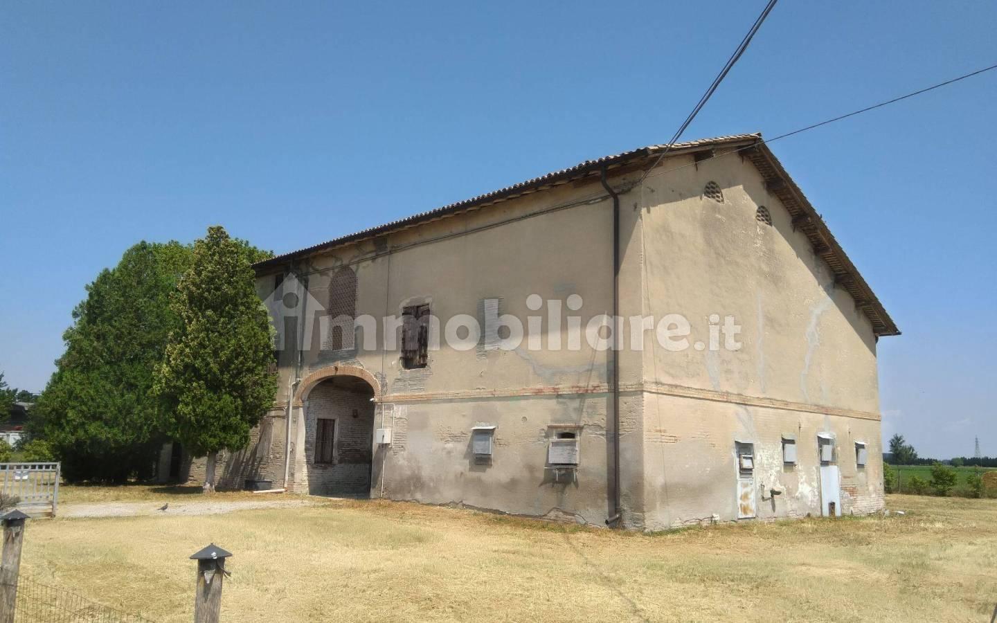 Rustico via degli Azzarri 56, Gavassa, Reggio Emilia