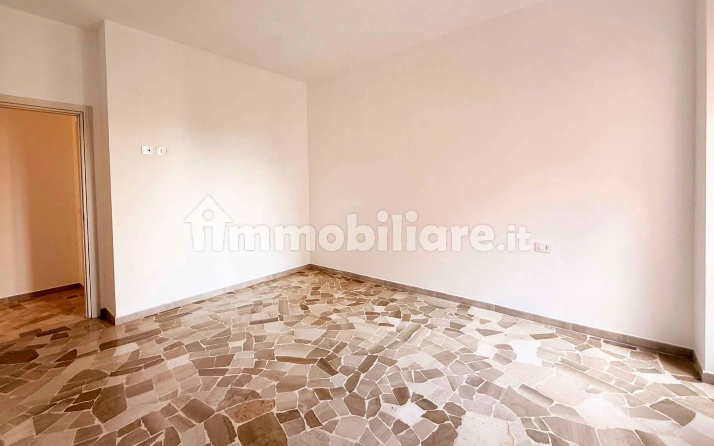 Trilocale via Antonio Cantore 2, Grazie Vecchie - Boschetti Reali, Monza