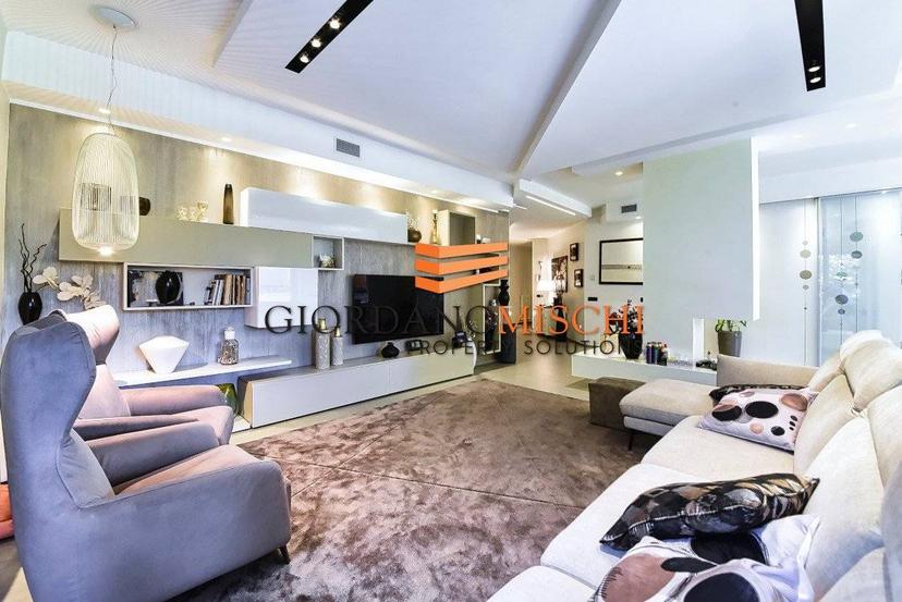 Appartamento viale Regina Margherita di Savoia 11, San Biagio, Monza — foto 7 di 63