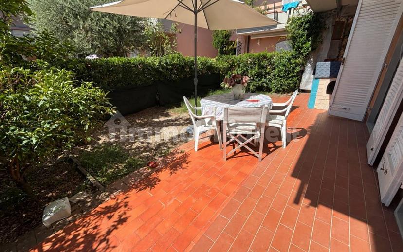Trilocale via Vittorio Veneto, Marina di Massa Centro, Massa — foto 11 di 12