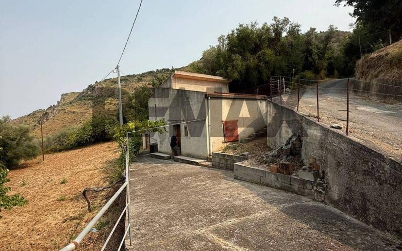 Terratetto unifamiliare Contrada Catena SNC, San Marco d'Alunzio — foto 5 di 13