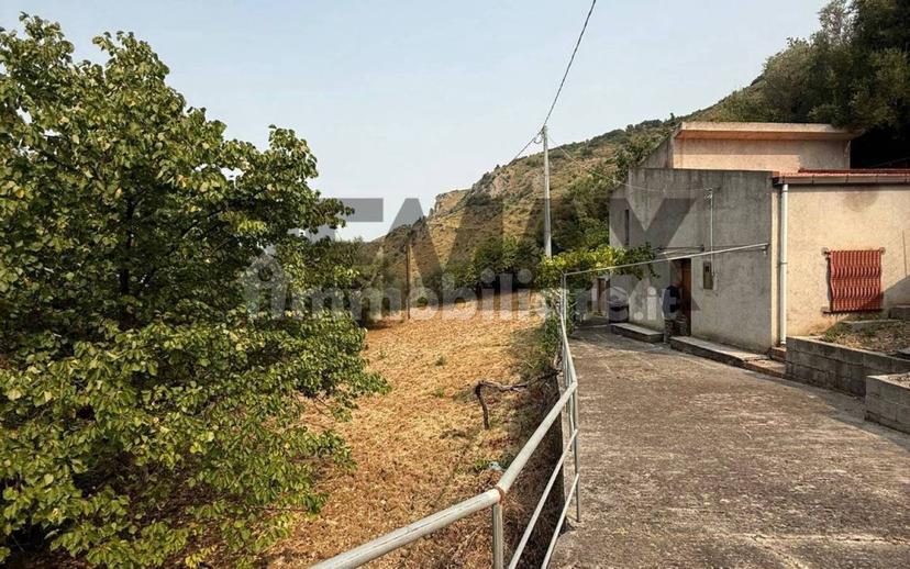Terratetto unifamiliare Contrada Catena SNC, San Marco d'Alunzio — foto 4 di 13