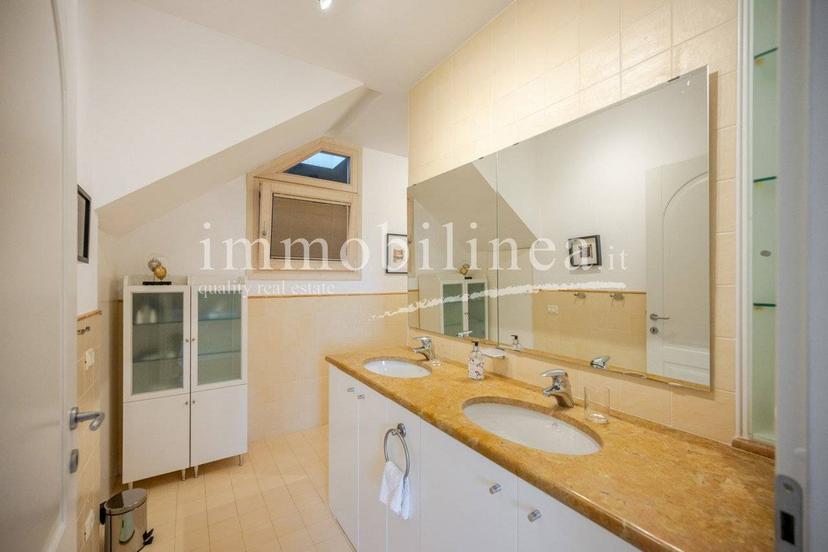 Villa unifamiliare via CORRUBBIO Piano T-1, Centro, Torri del Benaco — foto 57 di 57