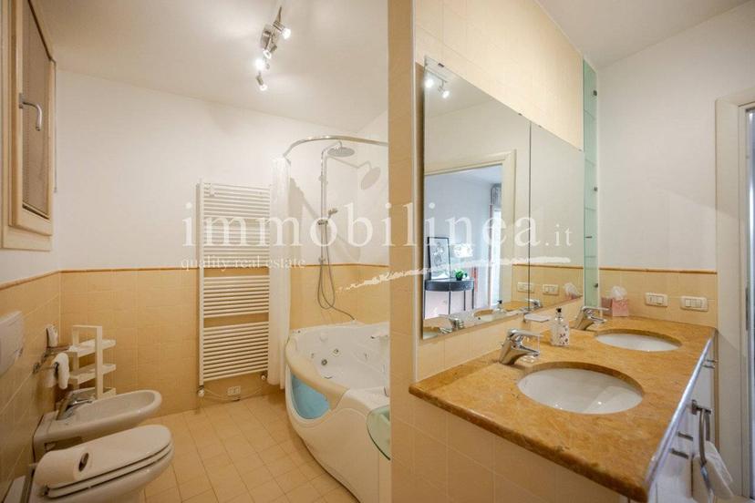 Villa unifamiliare via CORRUBBIO Piano T-1, Centro, Torri del Benaco — foto 30 di 57