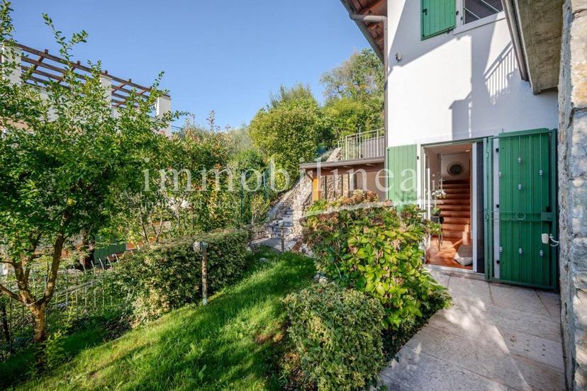 Villa unifamiliare via CORRUBBIO Piano T-1, Centro, Torri del Benaco — foto 16 di 57