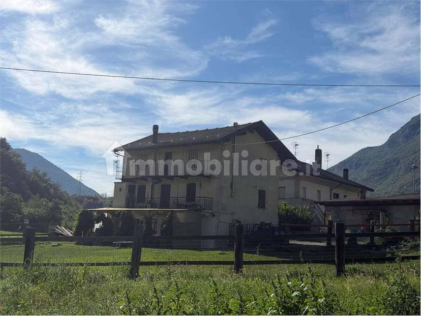 Terratetto unifamiliare Saint Clair, Centro, Chatillon