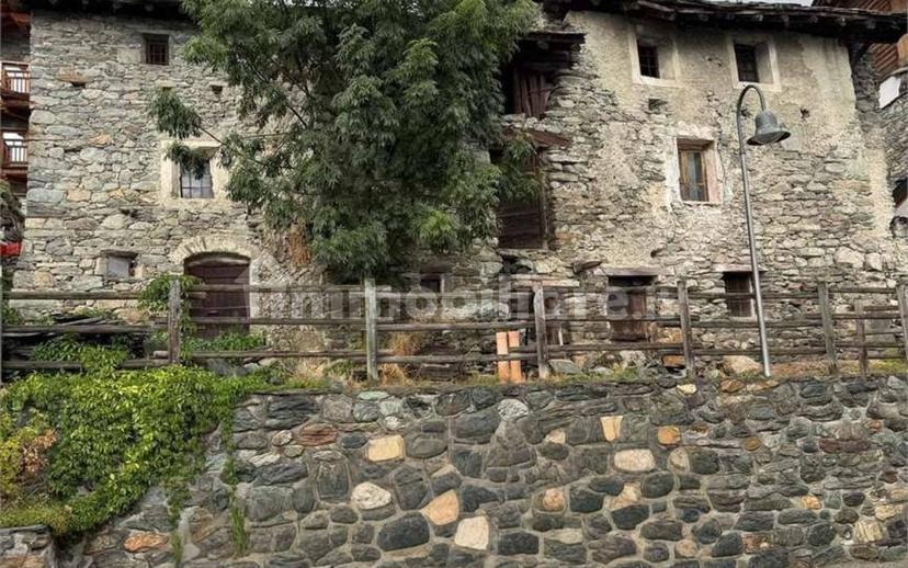 Rustico frazione Moron Gezard, Moron, Saint-Vincent — foto 3 di 8