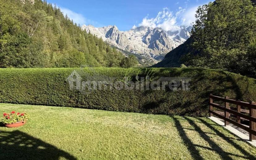 Trilocale buono stato, piano terra, Centro, Courmayeur — foto 4 di 17