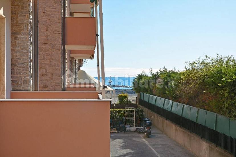Bilocale largo Parodi, Centro, San Bartolomeo al Mare — foto 20 di 31