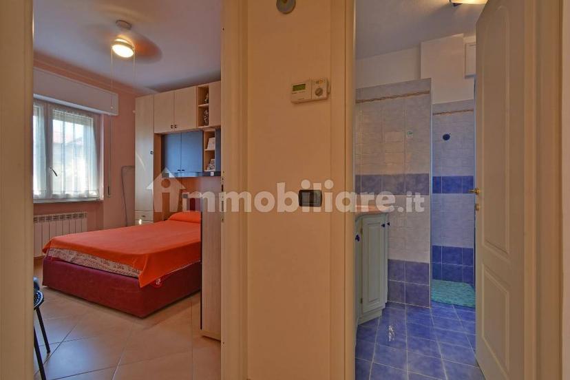 Bilocale largo Parodi, Centro, San Bartolomeo al Mare — foto 29 di 31