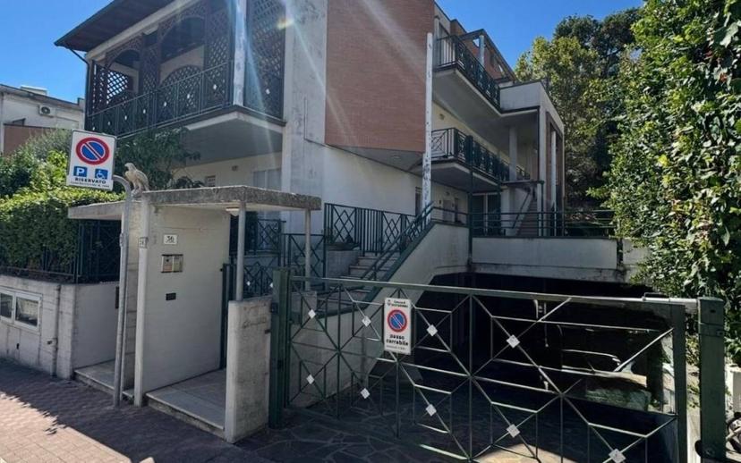 Appartamento via Riccardo Zandonai 36, Centro, Grottammare — foto 2 di 25