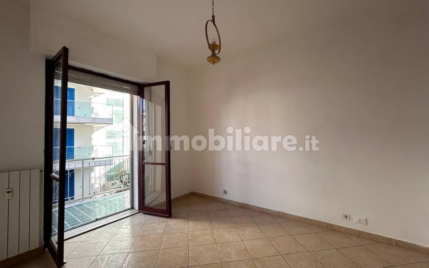 Bilocale viale Riviera 10, Centro, Pietra Ligure