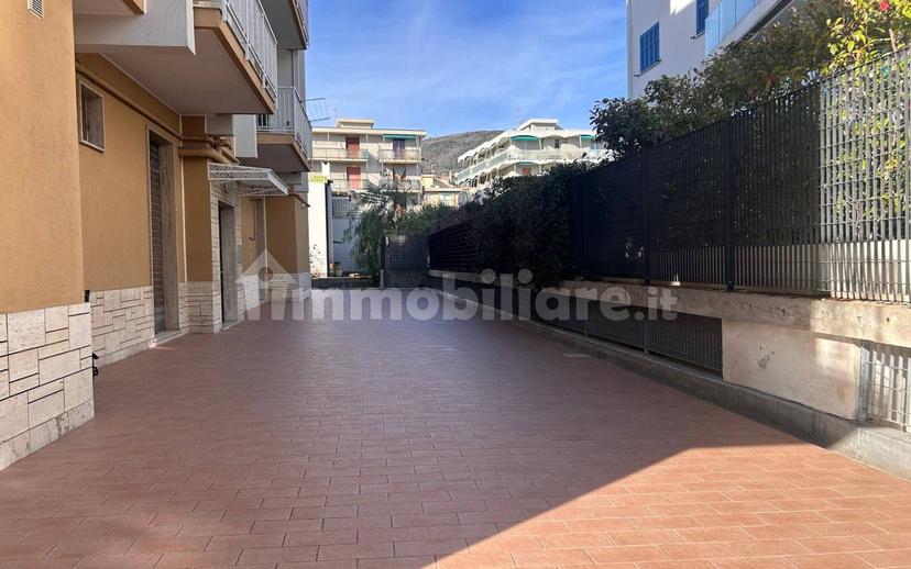 Bilocale viale Riviera 10, Centro, Pietra Ligure — foto 5 di 26