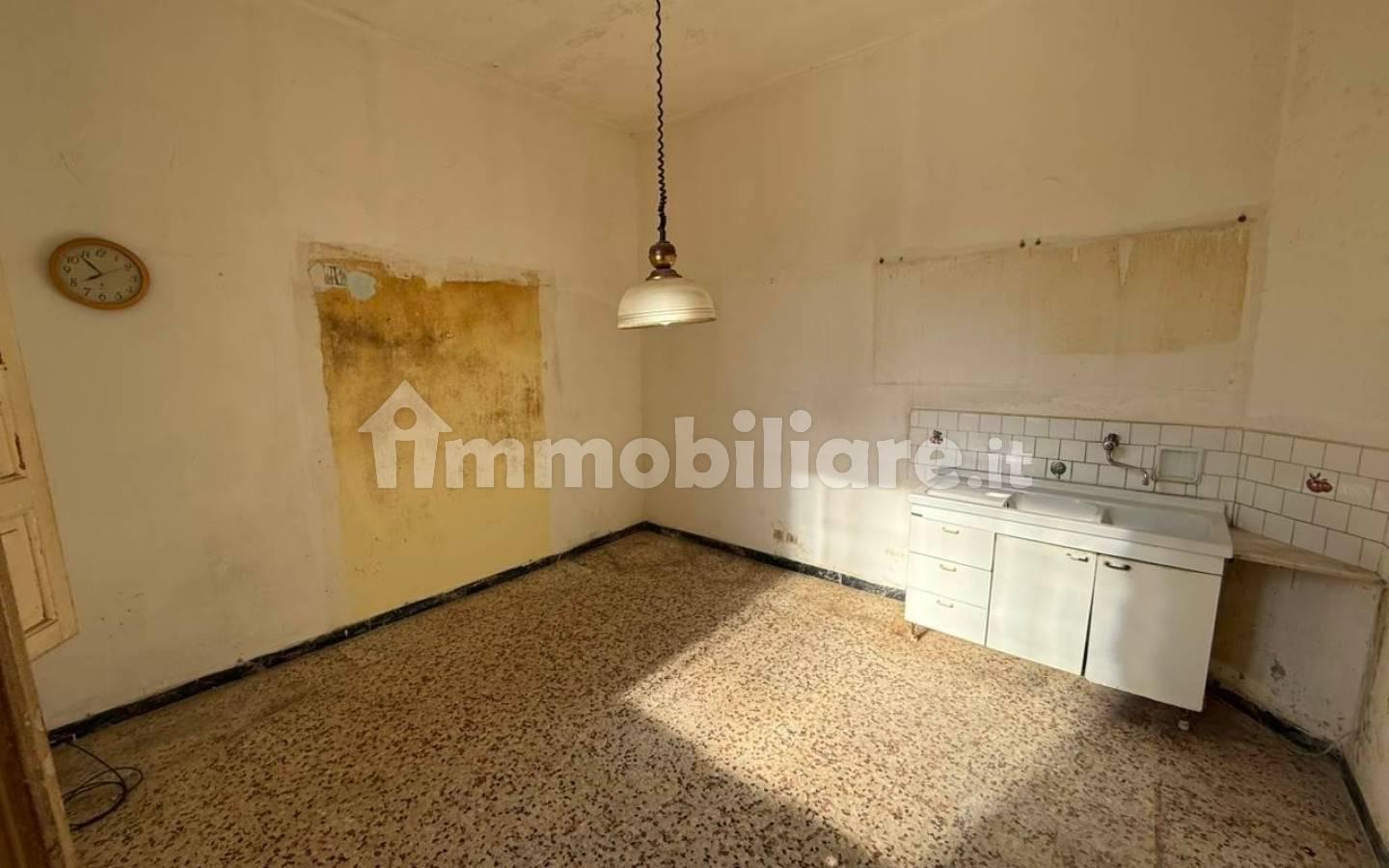 Quadrilocale da ristrutturare, primo piano, Donoratico, Castagneto Carducci