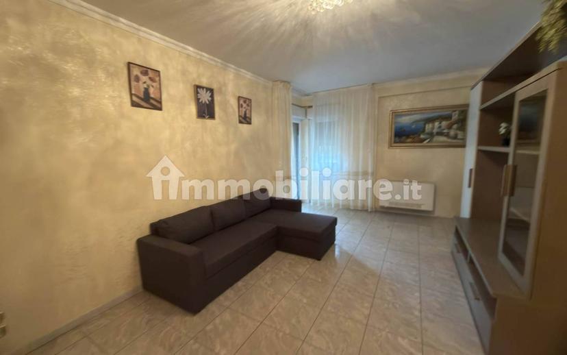 Trilocale via Luigi Imperati  8, Tribunale - Carmine Nuovo, Foggia — foto 3 di 15