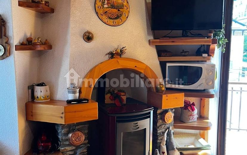 Bilocale via Cesare Battisti 21, Centro, Ponte di Legno — foto 3 di 36