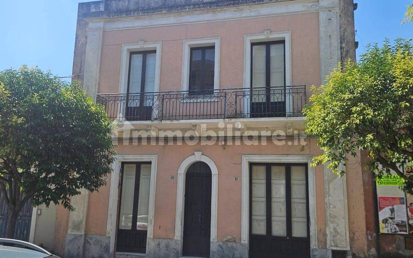 Villa unifamiliare via Vittorio Emanuele, Centro, Aci Sant'Antonio — foto 4 di 10