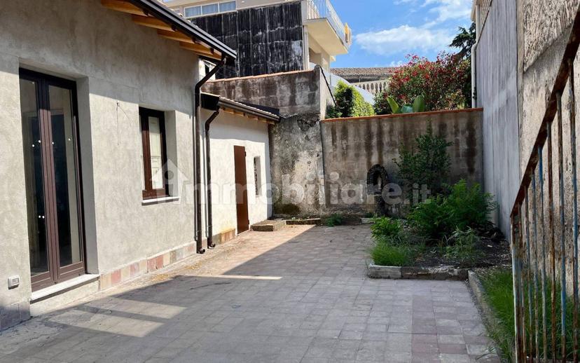 Villa unifamiliare via Vittorio Emanuele, Centro, Aci Sant'Antonio — foto 9 di 10