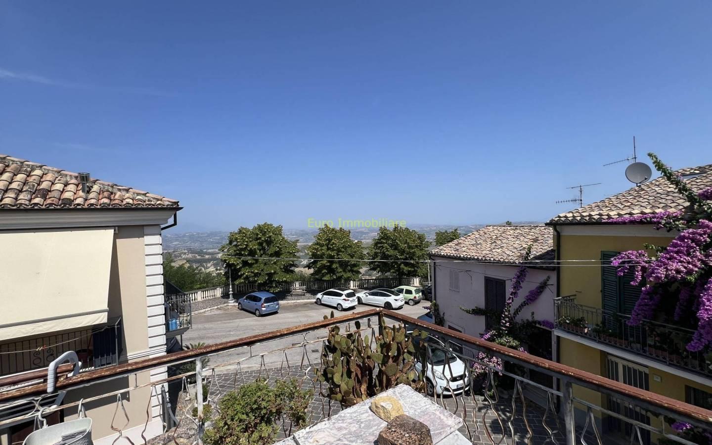 Loft viale delle Clarisse, Centro, Atri