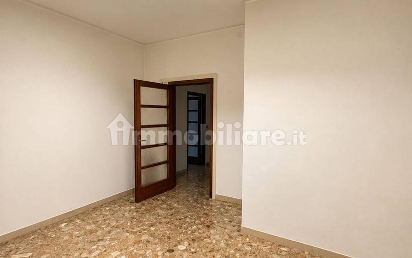 Trilocale via Lucrezia De Bastici 24, Ospedale, Vigevano — foto 16 di 18