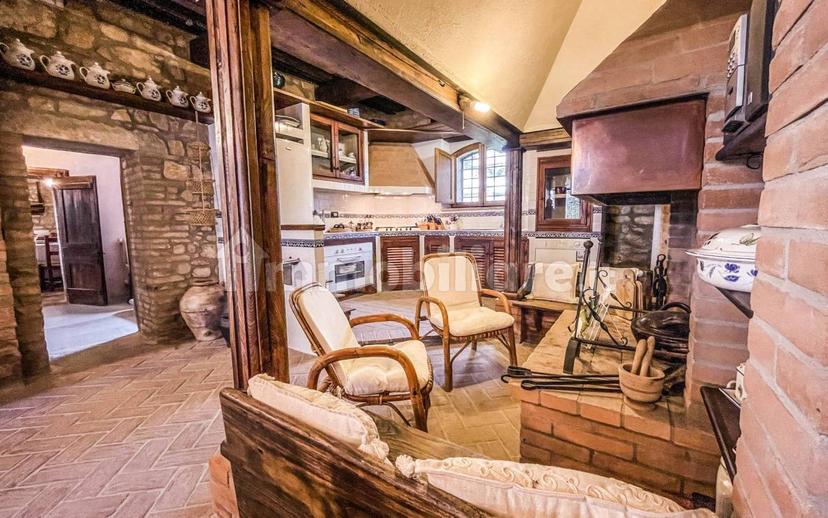 Villa unifamiliare, ottimo stato, 650 m², Centro, Todi — foto 2 di 32