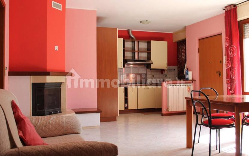 Quadrilocale via Paolo Volponi 32, Centro, Fermignano — foto 7 di 26