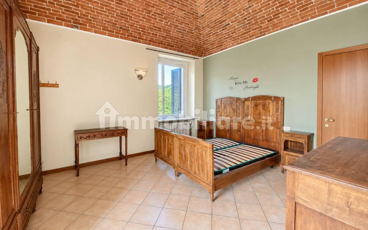 Bilocale ottimo stato, primo piano, Centro, Serravalle Sesia