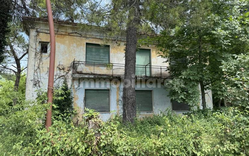 Terratetto unifamiliare via Poliseo De Angelis 53, Centro, Montorio al Vomano — foto 2 di 5